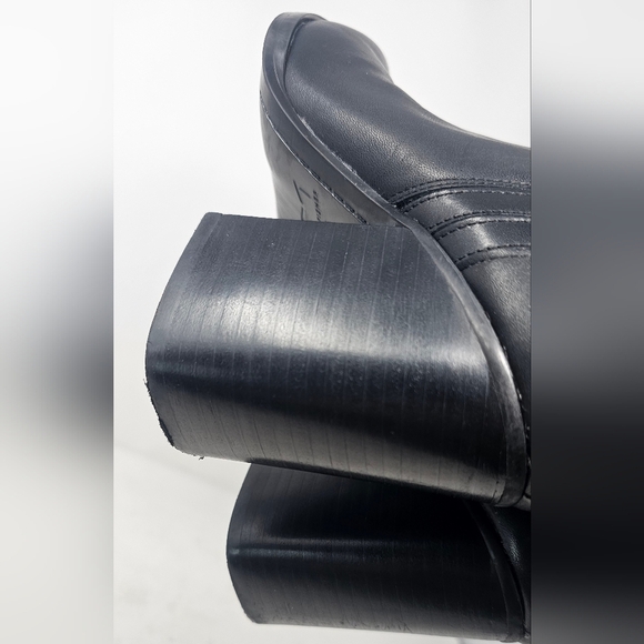 Marc Fisher Women's Oshay Black Pointed Block Leather Ankle Boots Size 9.5 - Picture 10 of 15